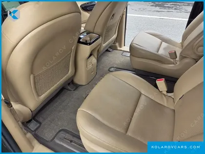 KIA CARNIVAL 9-SEATER PRESTIGE