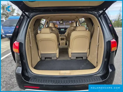 KIA CARNIVAL 9-SEATER PRESTIGE