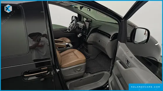 HYUNDAI STARIA L3.5 LOUNGE 9-SEATER