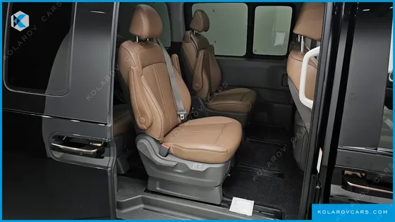 HYUNDAI STARIA L3.5 LOUNGE 9-SEATER