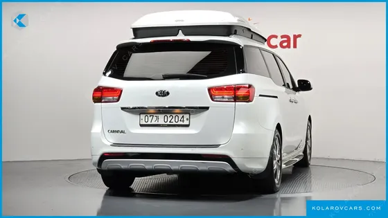 KIA CARNIVAL 9-SEATER OUTDOOR