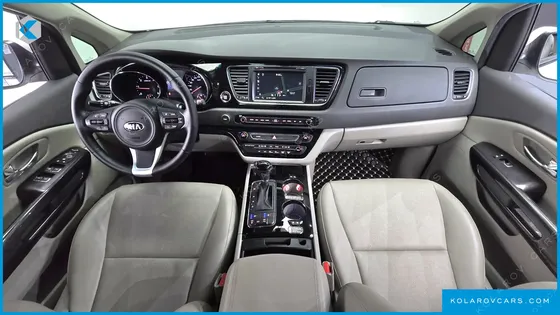 KIA CARNIVAL 9-SEATER OUTDOOR