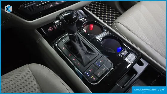 KIA CARNIVAL 9-SEATER OUTDOOR