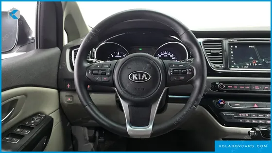 KIA CARNIVAL 9-SEATER OUTDOOR