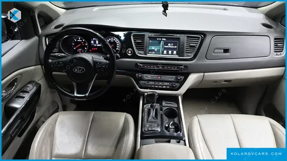 KIA CARNIVAL 7-SEATER LIMOUSINE