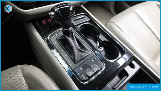 KIA CARNIVAL 7-SEATER LIMOUSINE