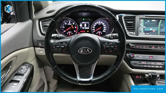KIA CARNIVAL 7-SEATER LIMOUSINE