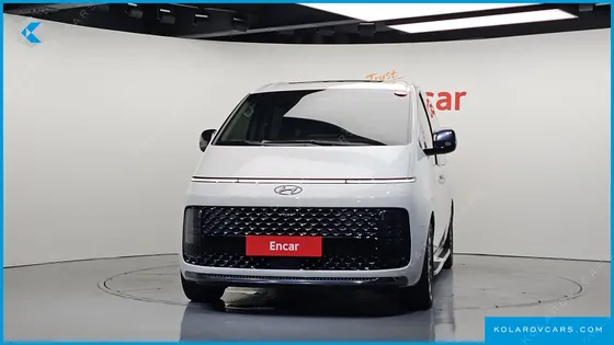 HYUNDAI STARIA LOUNGE 9-SEATER