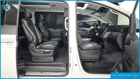 HYUNDAI STARIA LOUNGE 9-SEATER