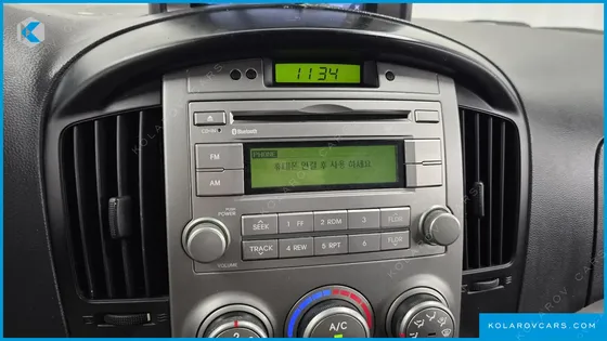 HYUNDAI STAREX 5-SEATER VAN