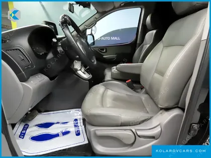 HYUNDAI STAREX 3-SEATER VAN