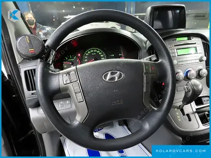 HYUNDAI STAREX 3-SEATER VAN