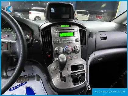 HYUNDAI STAREX 3-SEATER VAN