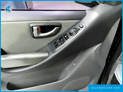 HYUNDAI STAREX 3-SEATER VAN