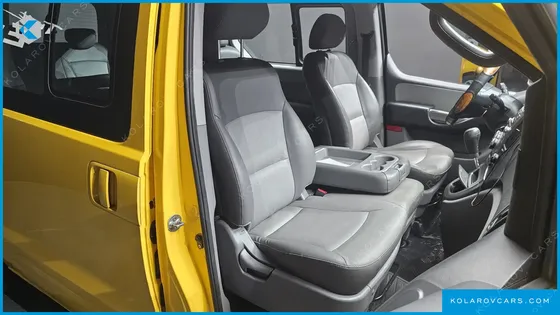 HYUNDAI STAREX 12-SEATER WAGON