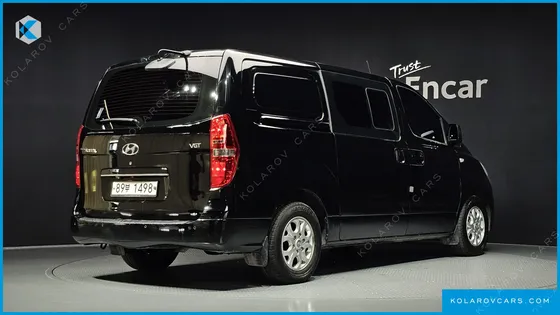 HYUNDAI STAREX 5-SEATER VAN