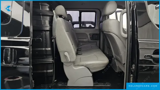 HYUNDAI STAREX 5-SEATER VAN