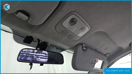 HYUNDAI STAREX 5-SEATER VAN
