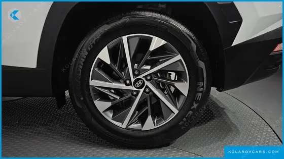 HYUNDAI TUCSON GASOLINE 1.6 TURBO 2WD