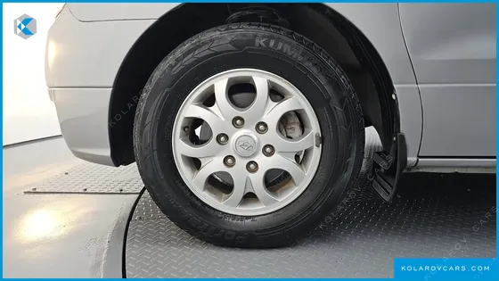 HYUNDAI STAREX 5-SEATER VAN