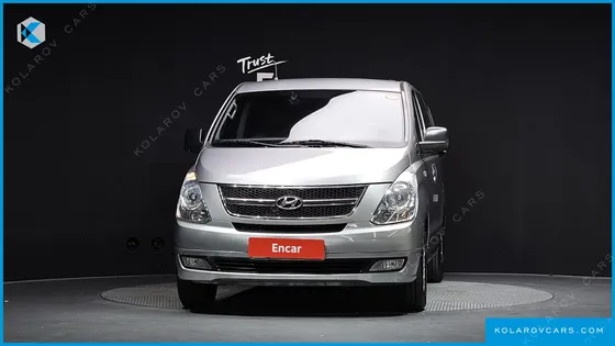 HYUNDAI STAREX 5-SEATER VAN
