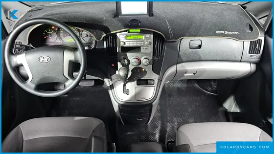 HYUNDAI STAREX 5-SEATER VAN
