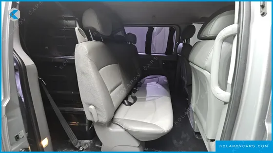 HYUNDAI STAREX 5-SEATER VAN