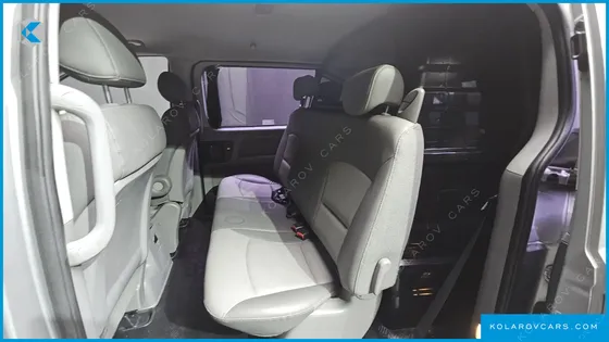 HYUNDAI STAREX 5-SEATER VAN