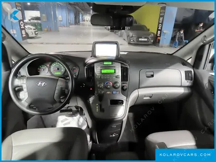 HYUNDAI STAREX 11-SEATER WAGON