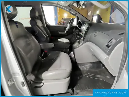 HYUNDAI STAREX 11-SEATER WAGON