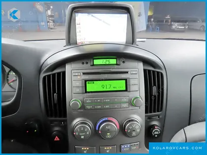 HYUNDAI STAREX 11-SEATER WAGON