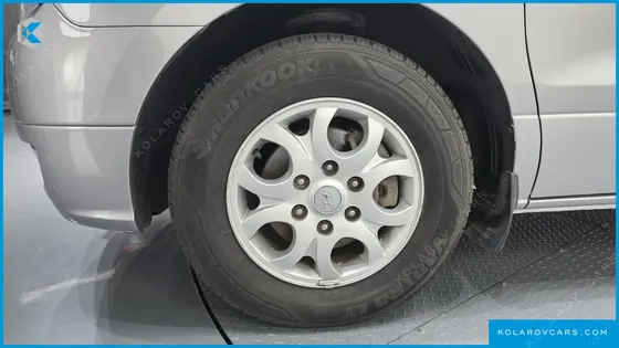 HYUNDAI STAREX 3-SEATER VAN