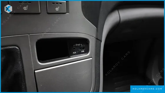 HYUNDAI STAREX 3-SEATER VAN