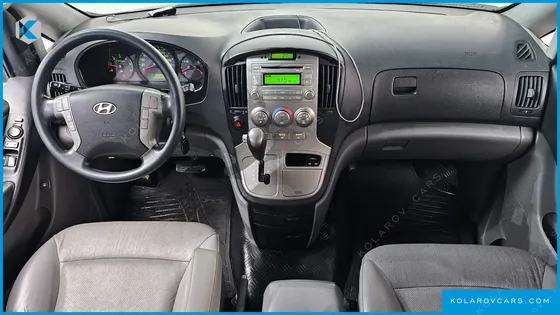 HYUNDAI STAREX 5-SEATER VAN