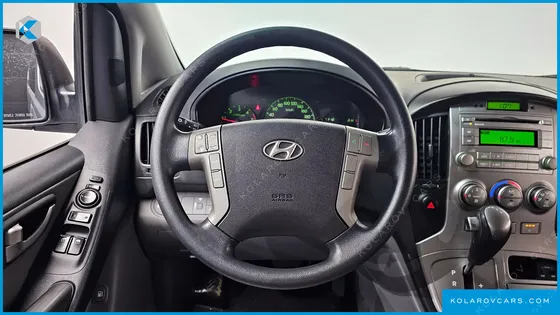 HYUNDAI STAREX 5-SEATER VAN