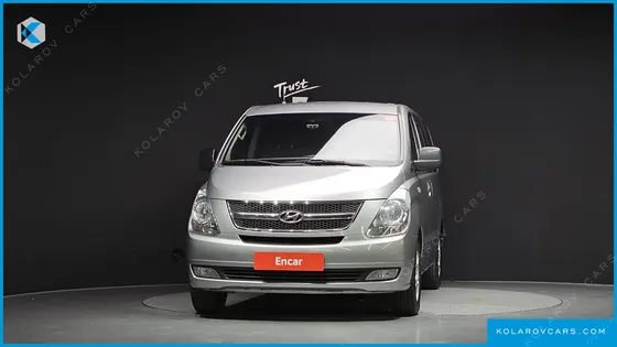 HYUNDAI STAREX 5-SEATER VAN
