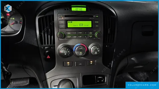 HYUNDAI STAREX 5-SEATER VAN