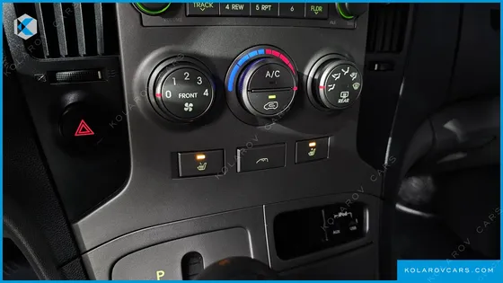 HYUNDAI STAREX 5-SEATER VAN