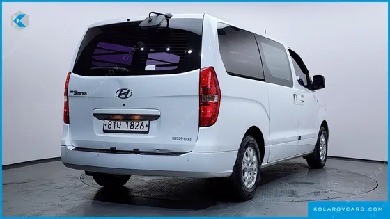 HYUNDAI STAREX 5-SEATER VAN