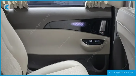 KIA CARNIVAL GASOLINE 9-SEATER HI-LIMOUSINE