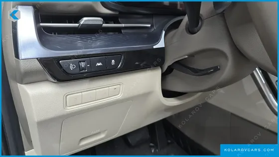 KIA CARNIVAL GASOLINE 9-SEATER HI-LIMOUSINE