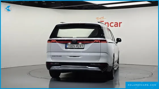 KIA CARNIVAL DIESEL 9-SEATER SIGNATURE