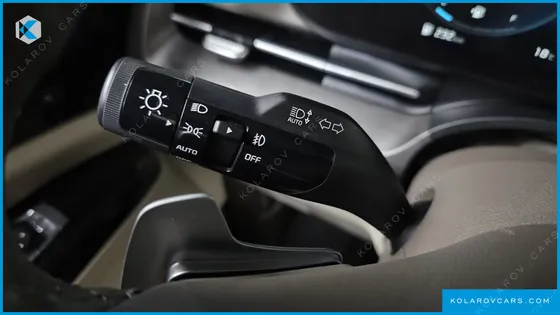 KIA CARNIVAL DIESEL 9-SEATER SIGNATURE