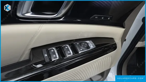 KIA CARNIVAL DIESEL 9-SEATER SIGNATURE