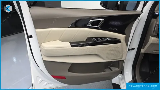 KIA CARNIVAL DIESEL 9-SEATER SIGNATURE