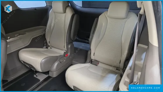 KIA CARNIVAL DIESEL 9-SEATER SIGNATURE