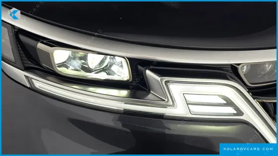 KIA CARNIVAL GASOLINE 9-SEATER SIGNATURE