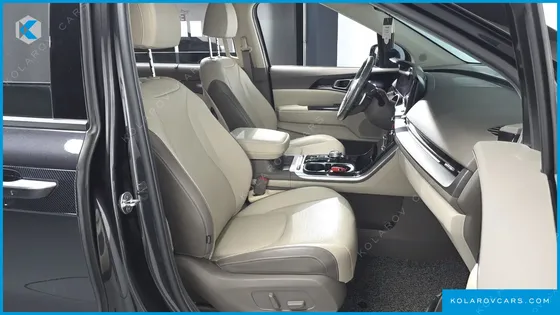 KIA CARNIVAL GASOLINE 9-SEATER SIGNATURE