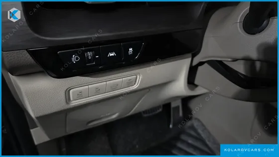 KIA CARNIVAL GASOLINE 9-SEATER SIGNATURE