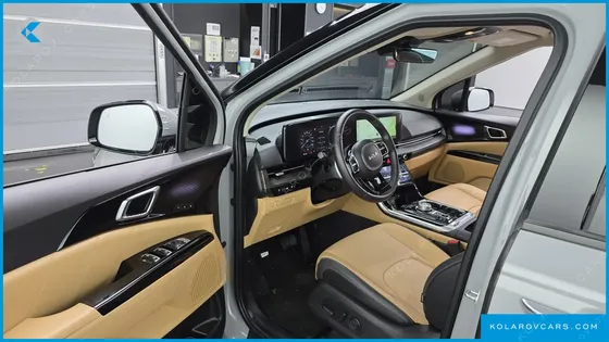 KIA CARNIVAL DIESEL 9-SEATER SIGNATURE